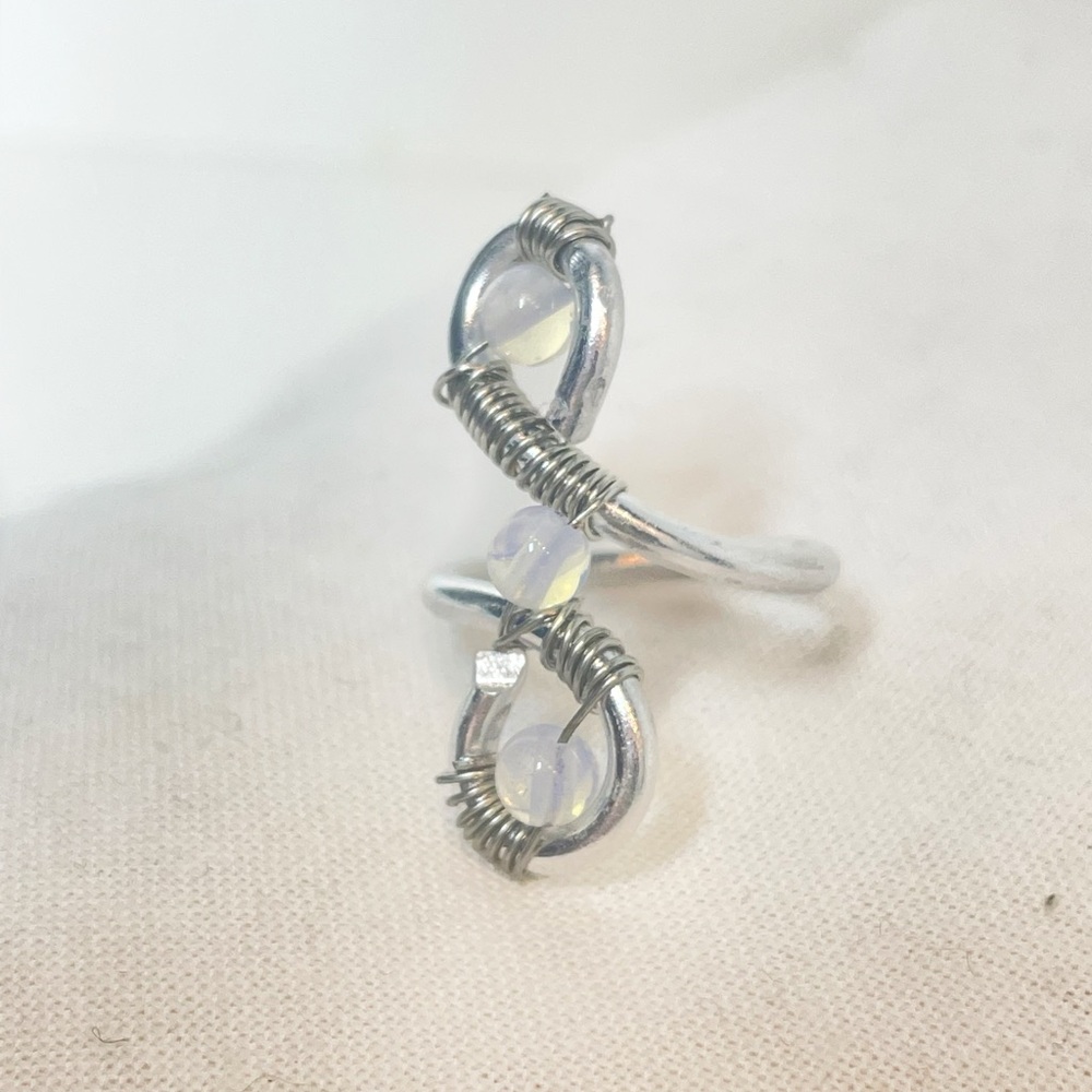 Elegant Silver Wire Wrapped Ring - image 3